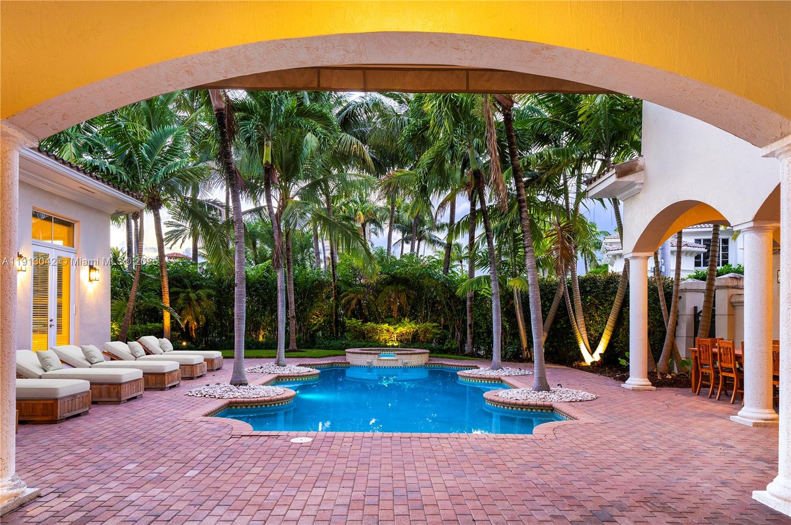 Photo of 1295 Hatteras Ln  (1295), Hollywood, Florida, 33019 - 