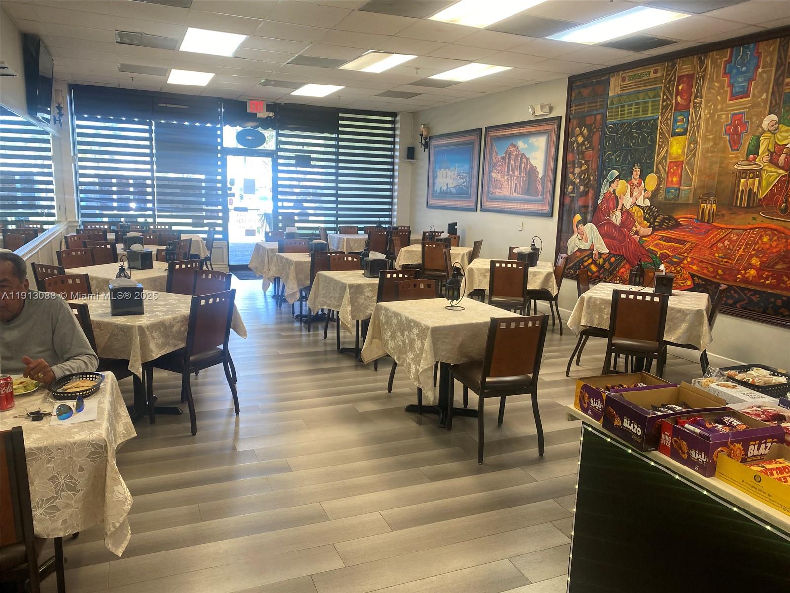 Подробнее / кв.футов $ 2025-11-12 0 Фото