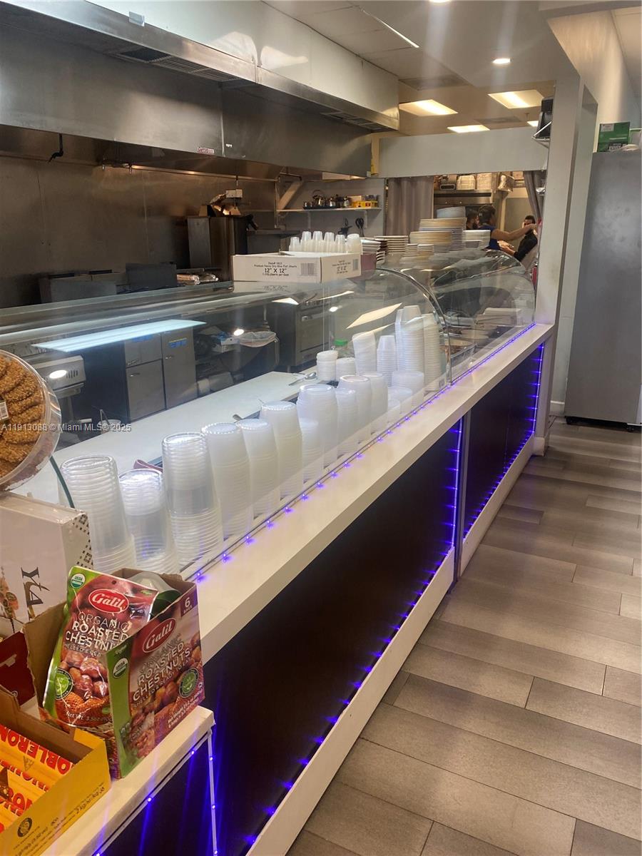 Подробнее / кв.футов $ 2025-11-12 0 Фото