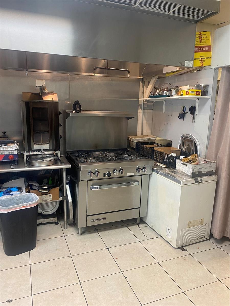 Подробнее / кв.футов $ 2025-11-12 0 Фото