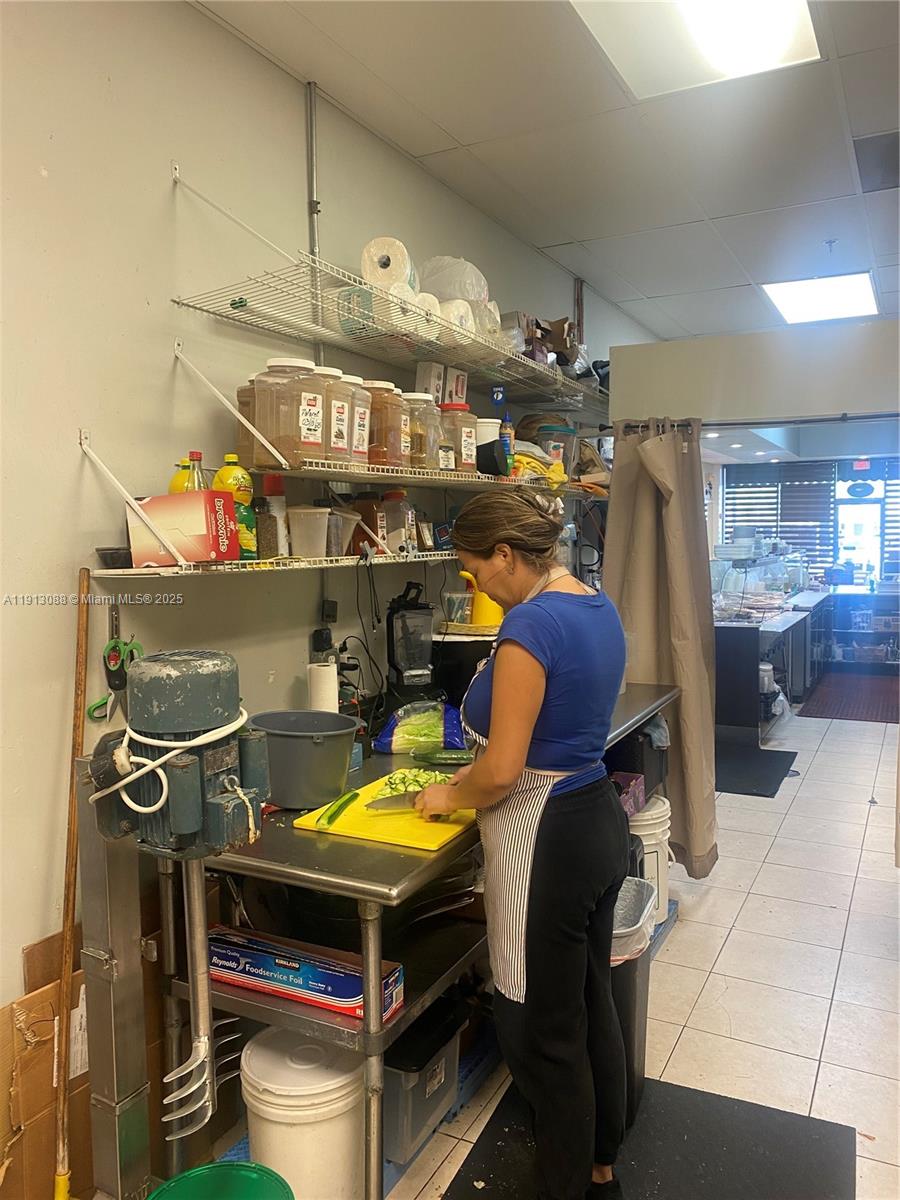 Подробнее / кв.футов $ 2025-11-12 0 Фото