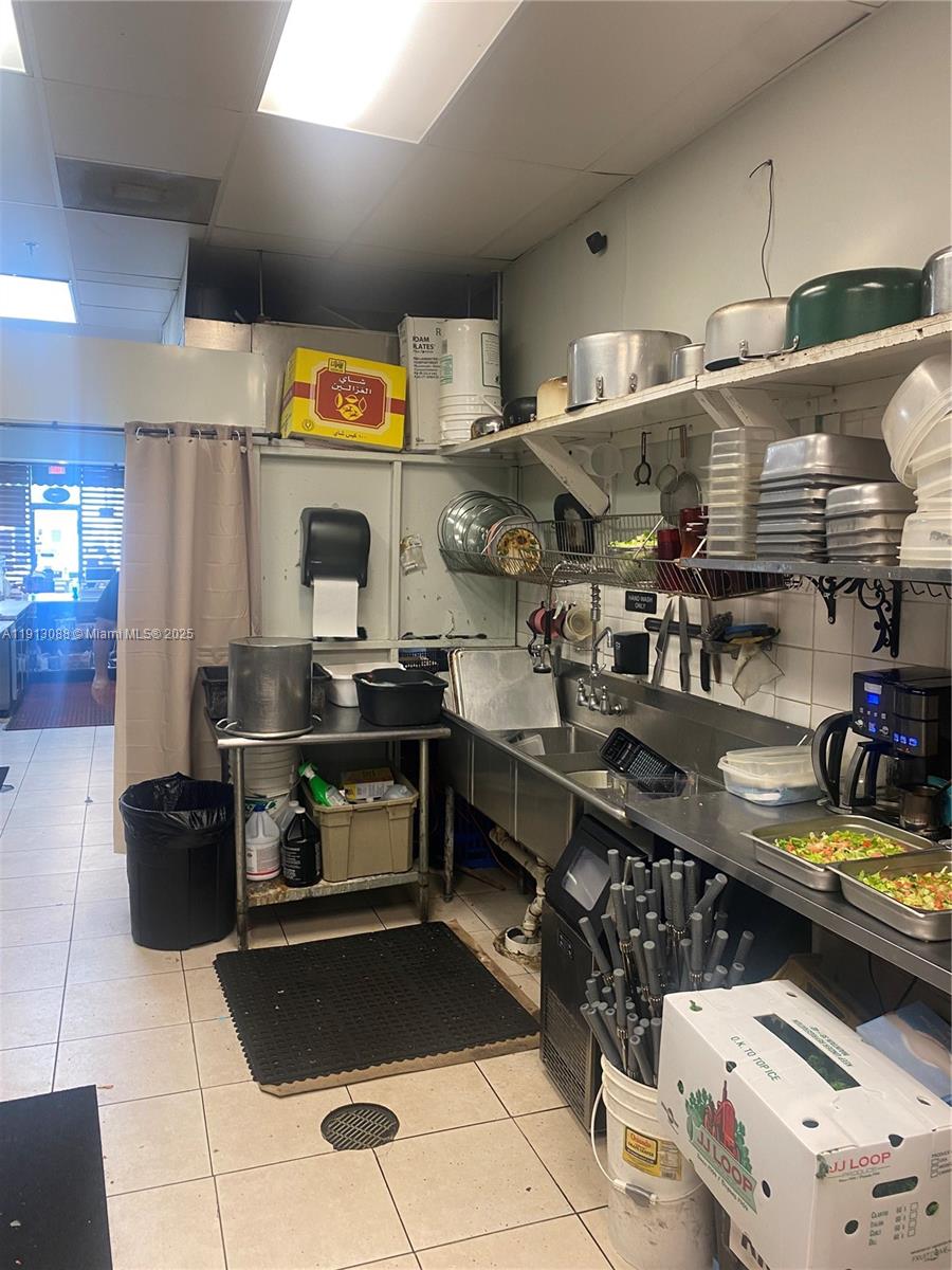 Подробнее / кв.футов $ 2025-11-12 0 Фото