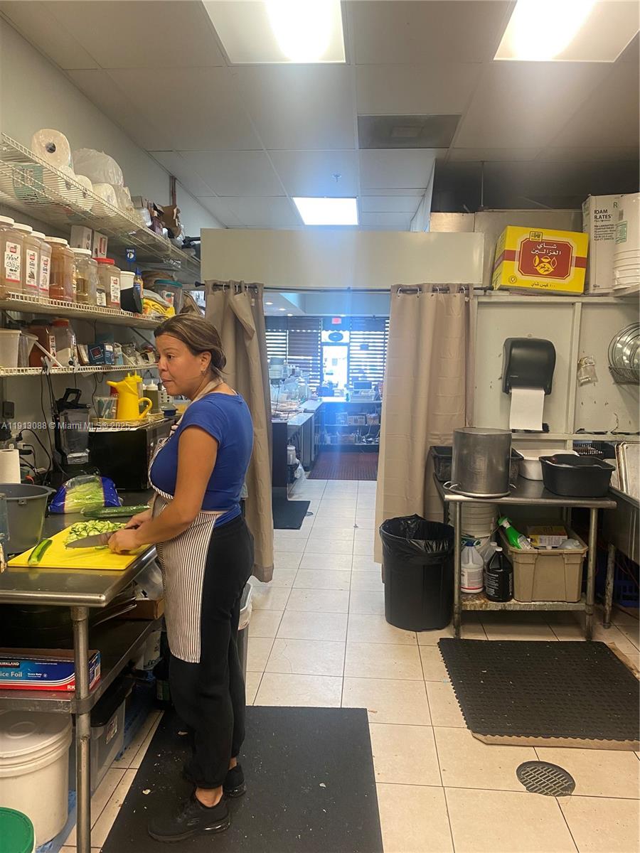 Подробнее / кв.футов $ 2025-11-12 0 Фото