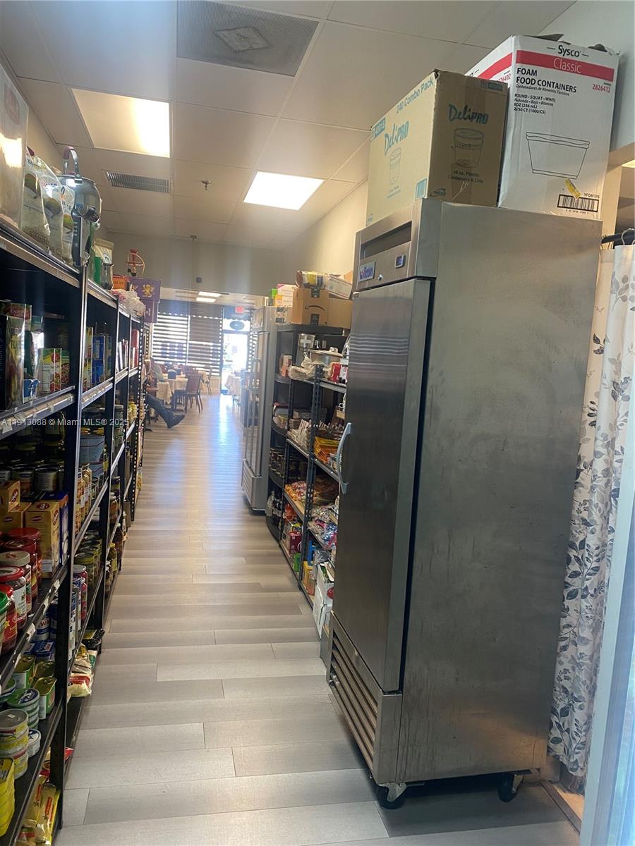 Подробнее / кв.футов $ 2025-11-12 0 Фото