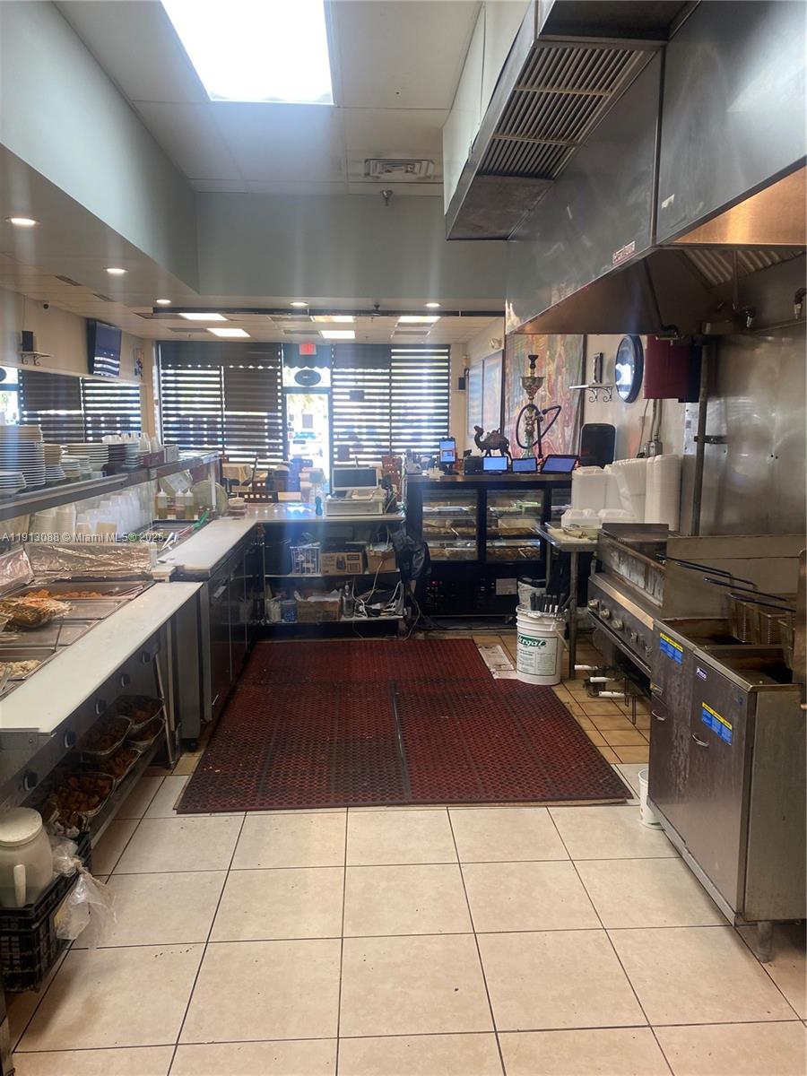 Подробнее / кв.футов $ 2025-11-12 0 Фото