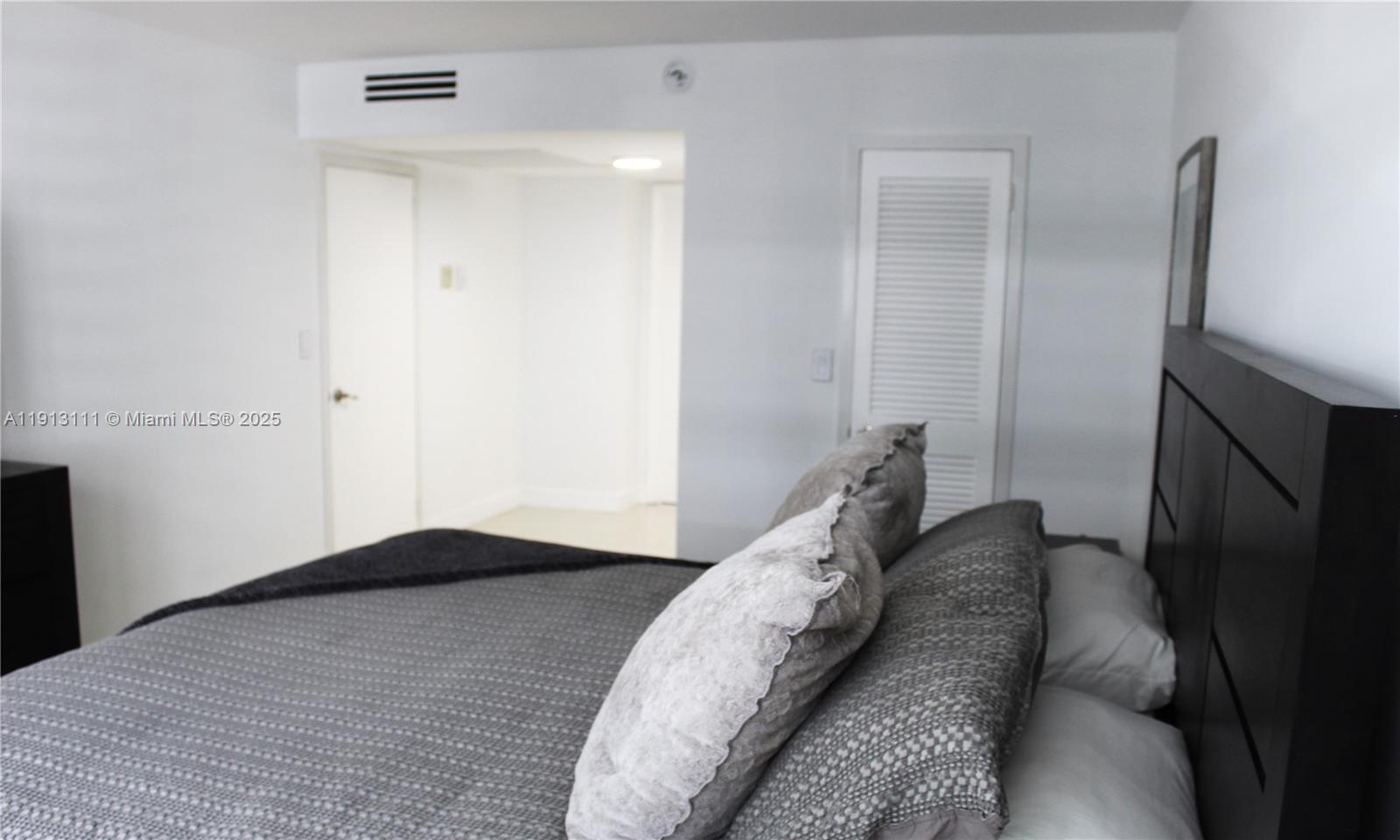 Photo of 2030 Ocean Dr #821, Hallandale Beach, Florida, 33009 -