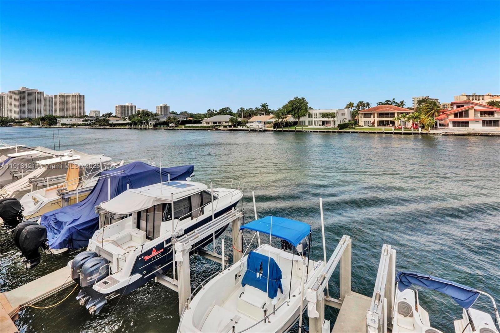 2J 0 / 1 545 sq. ft. $ 2025-11-12 0 Photo