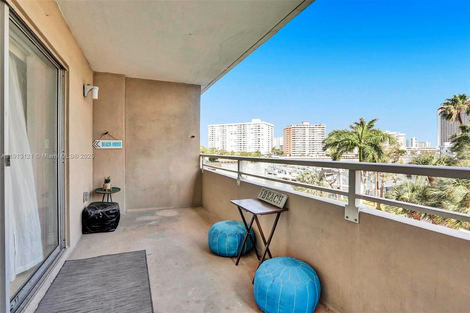 2J 0 / 1 545 sq. ft. $ 2025-11-12 0 Photo