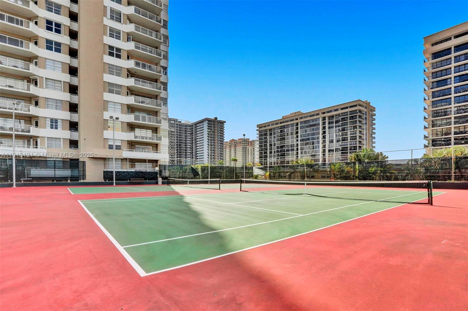 2J 0 / 1 545 sq. ft. $ 2025-11-12 0 Photo