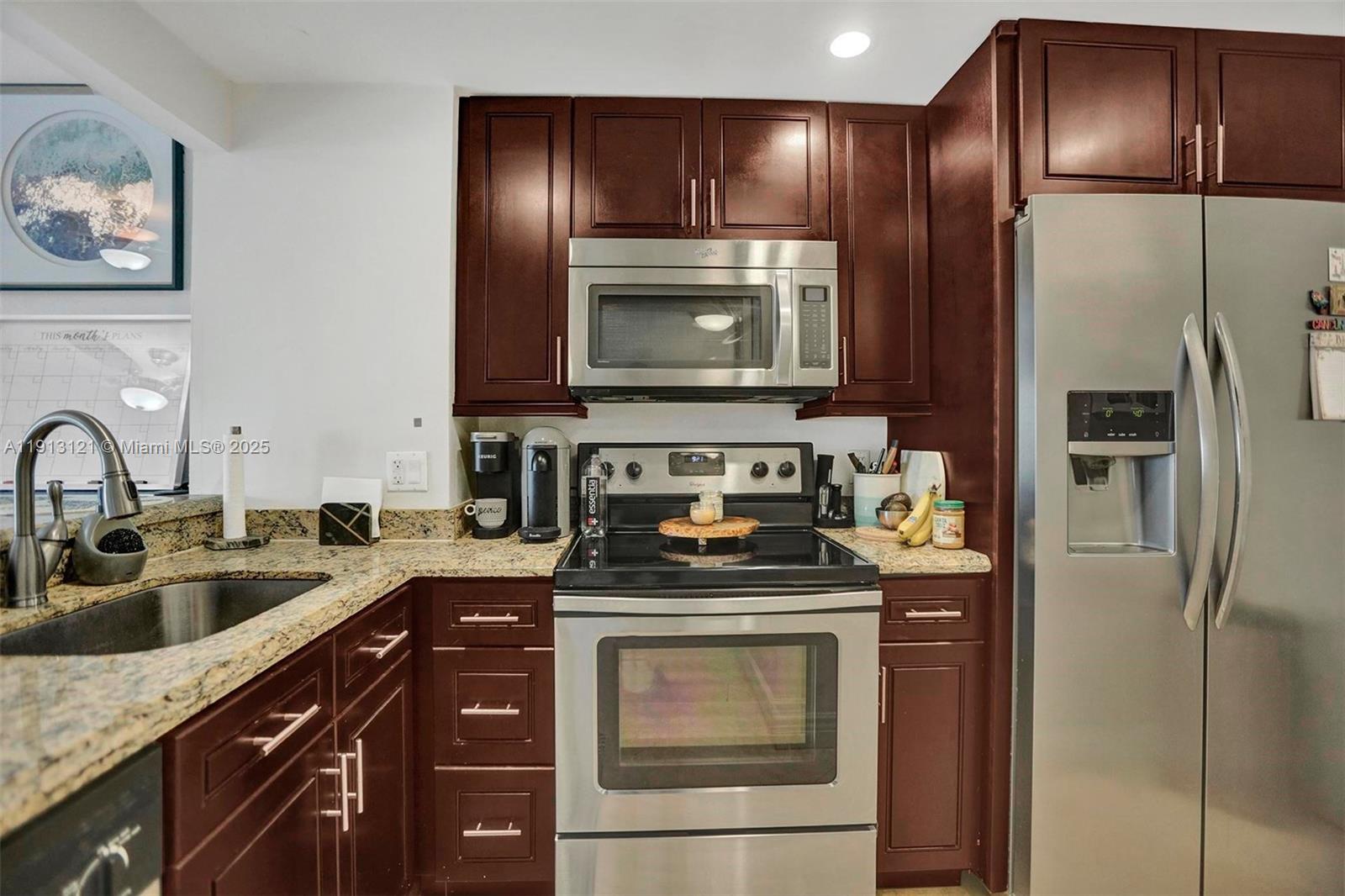 2J 0 / 1 545 sq. ft. $ 2025-11-12 0 Photo