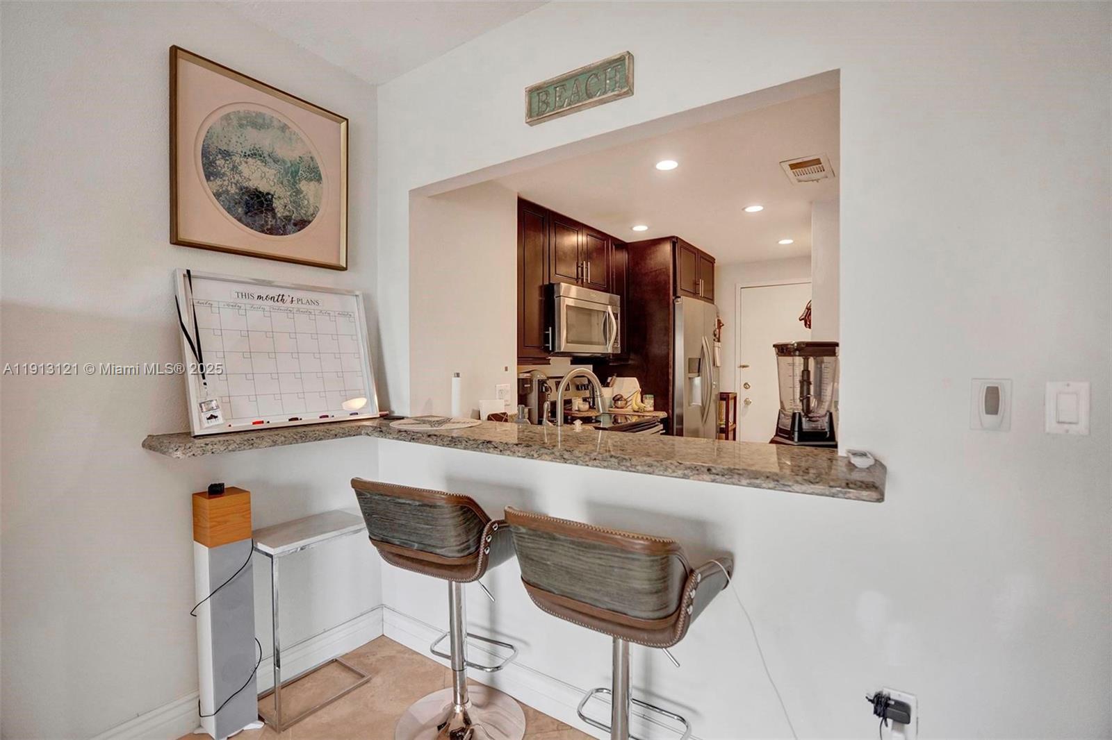 2J 0 / 1 545 sq. ft. $ 2025-11-12 0 Photo