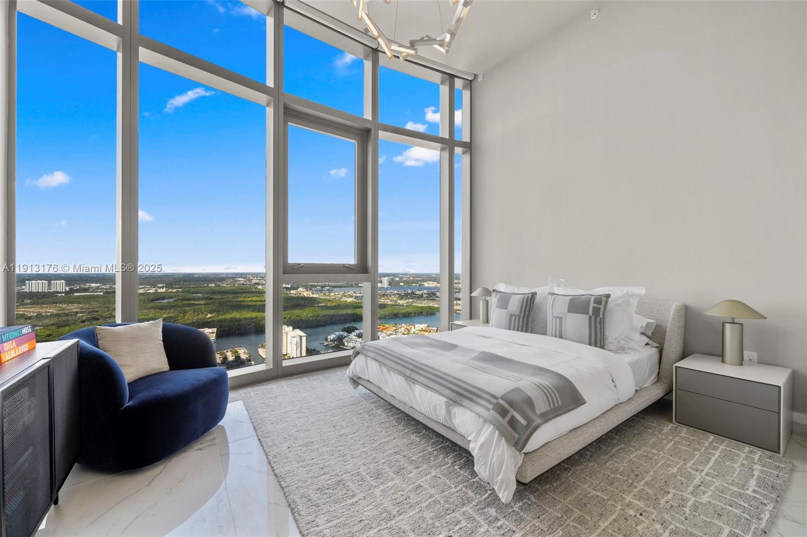 See details 4701 3 / 5 2688 sq. ft. $ 2025-11-12 0 Photo