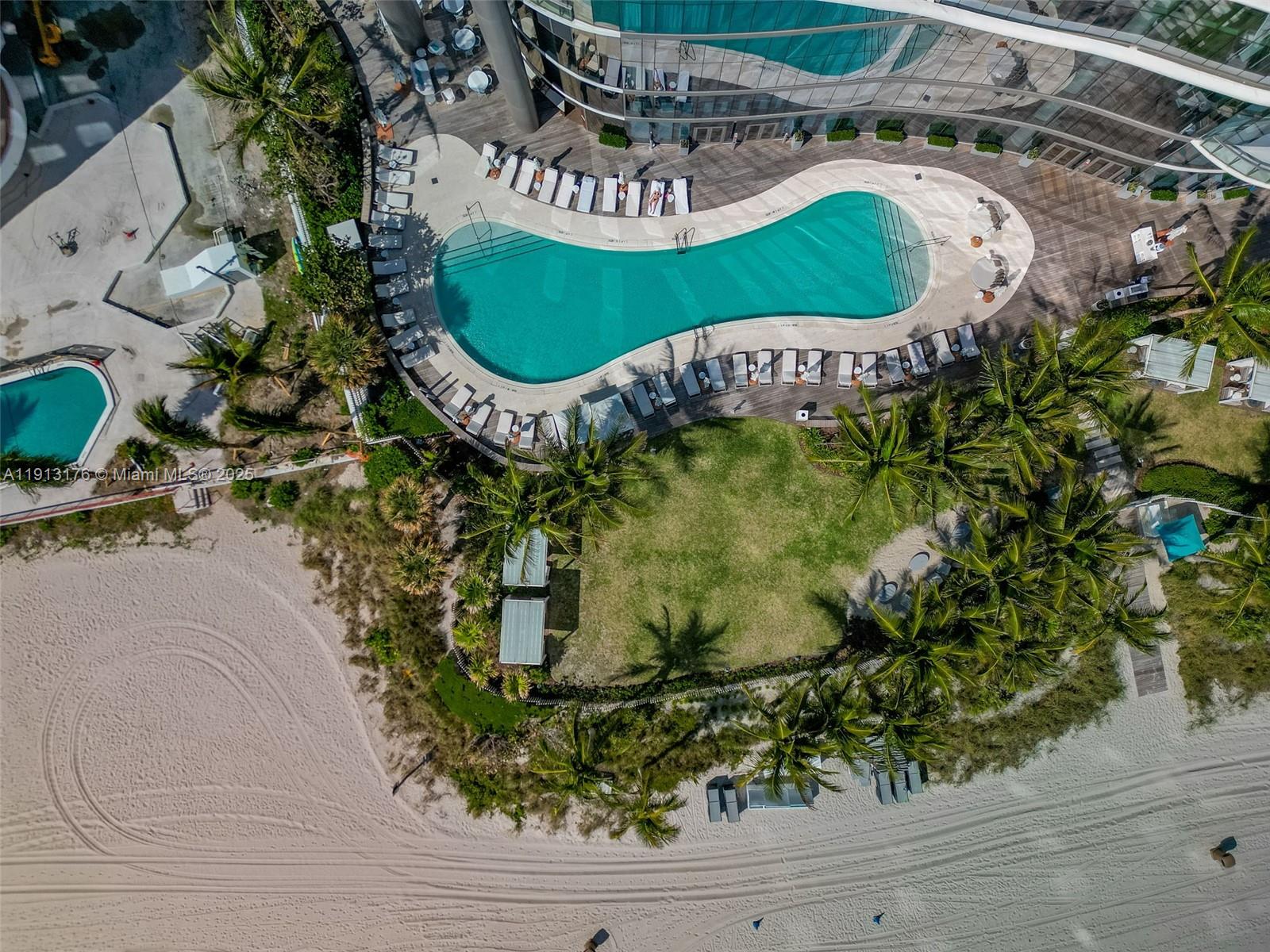 See details 4701 3 / 5 2688 sq. ft. $ 2025-11-12 0 Photo