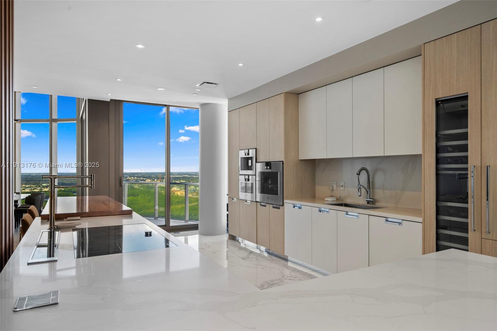 See details 4701 3 / 5 2688 sq. ft. $ 2025-11-12 0 Photo