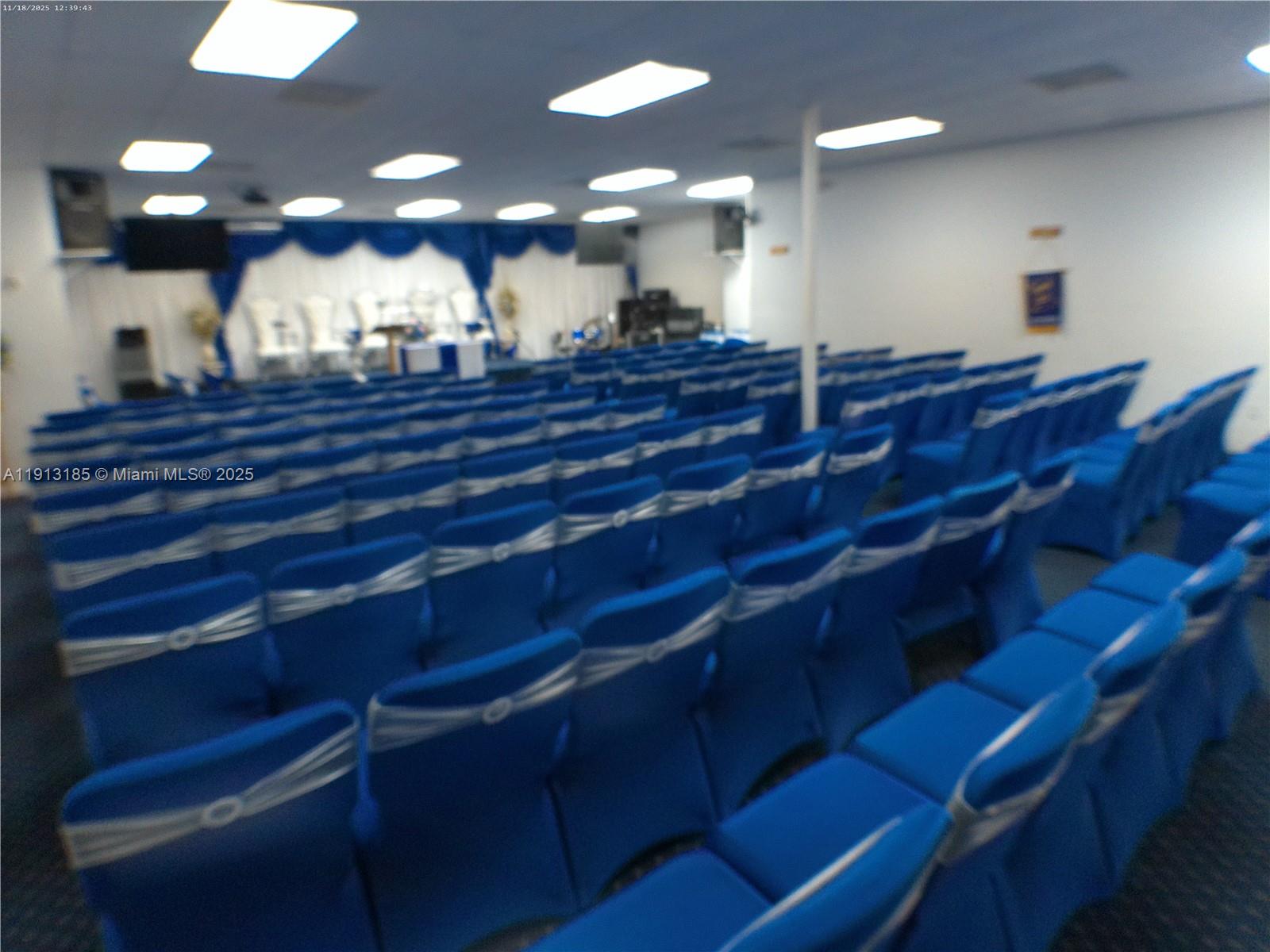   /   sq. ft. $ 2025-11-12 0 foto