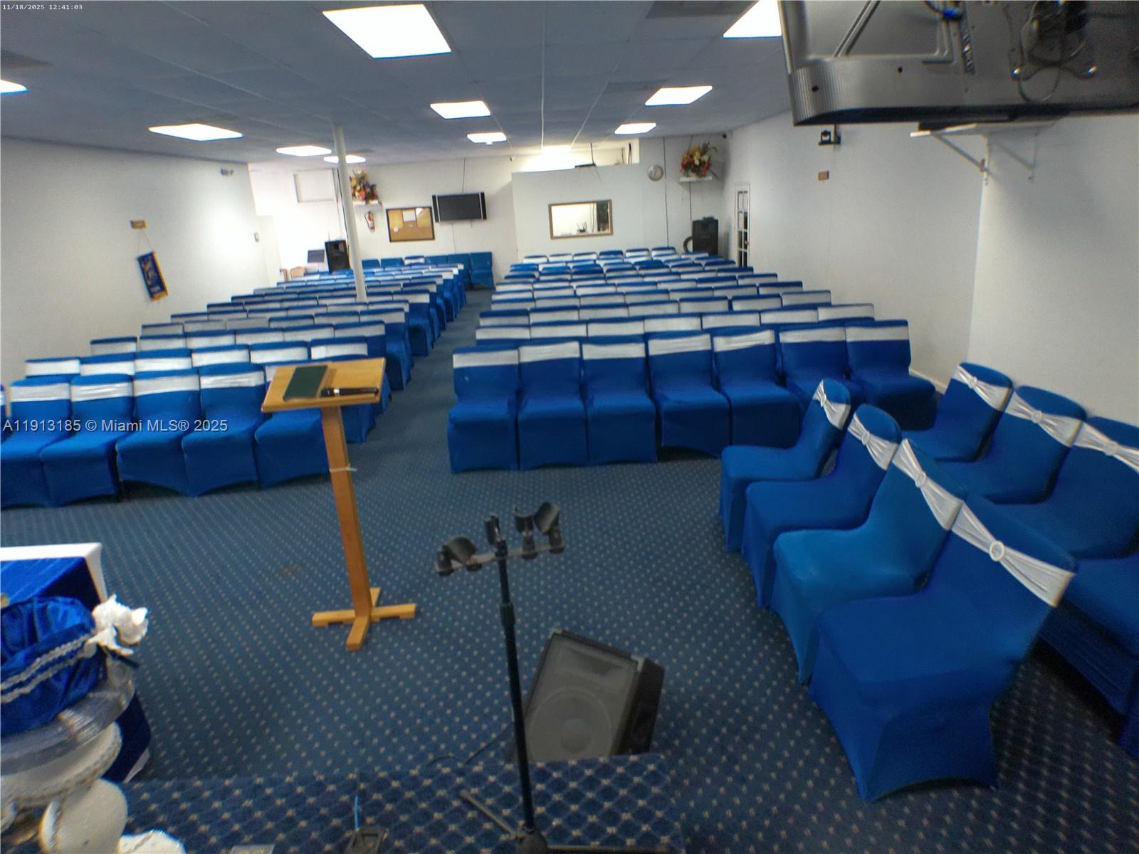   /   sq. ft. $ 2025-11-12 0 foto