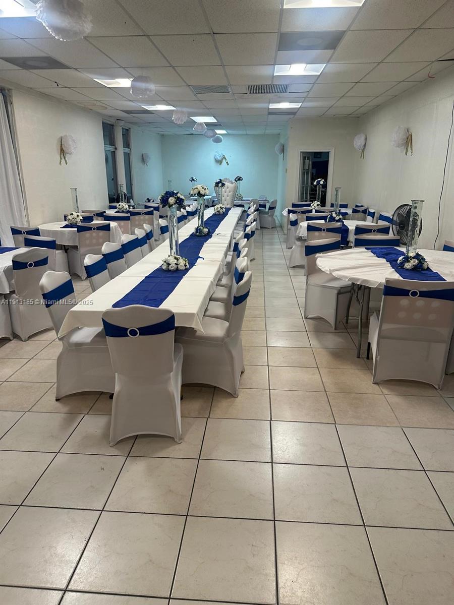   /   sq. ft. $ 2025-11-12 0 foto