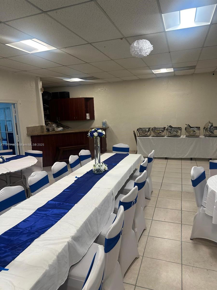   /   sq. ft. $ 2025-11-12 0 foto