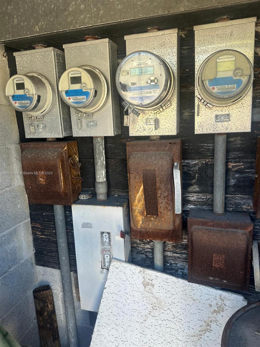   /   sq. ft. $ 2025-11-12 0 foto