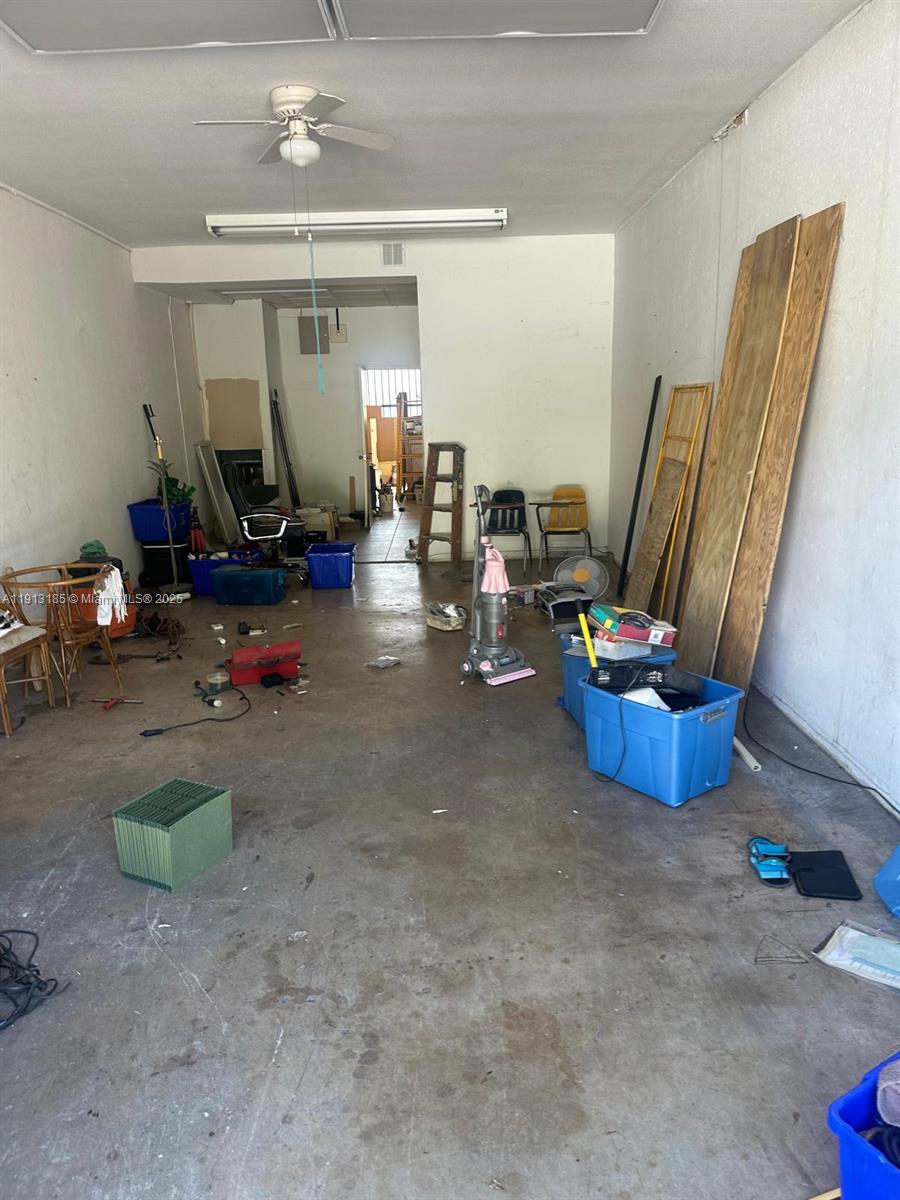   /   sq. ft. $ 2025-11-12 0 foto