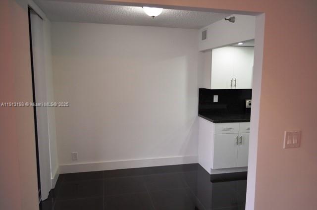 M10 3 / 2 1396 кв.футов $ 2025-11-12 0 Фото