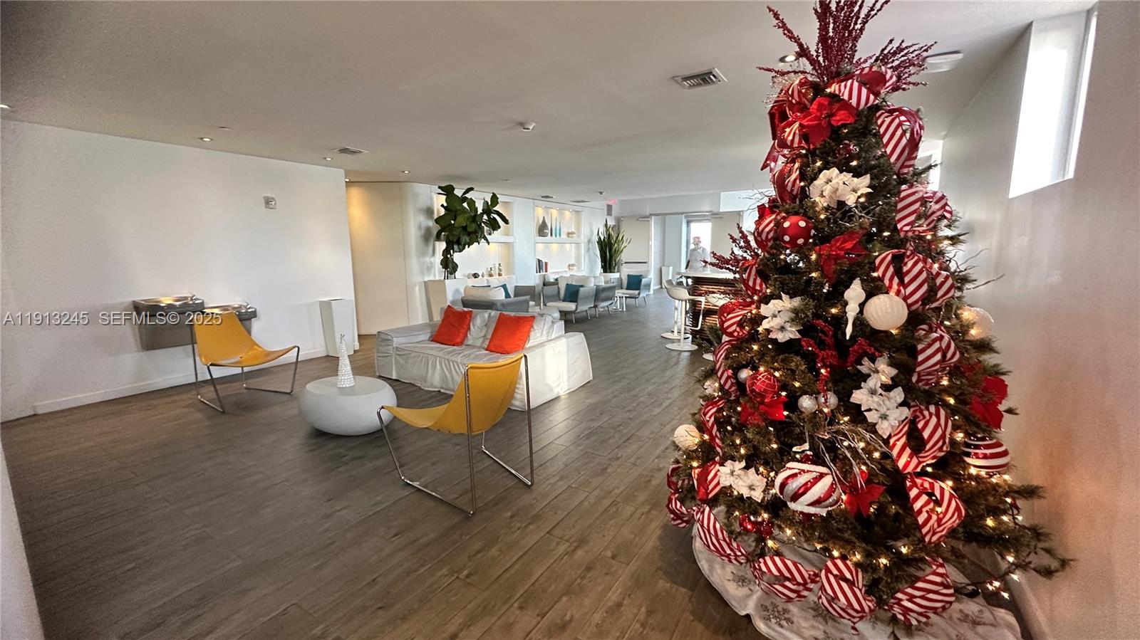 Photo of 2602 Hallandale Beach Blvd  #R703, Hallandale Beach, Florida, 33009 - LOUNGE