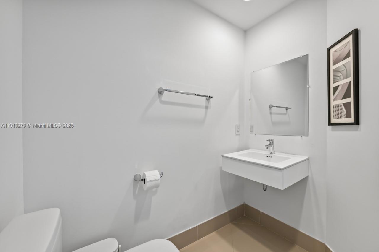 Photo of 17301 Biscayne Blvd #811, North Miami Beach, Florida, 33160 -