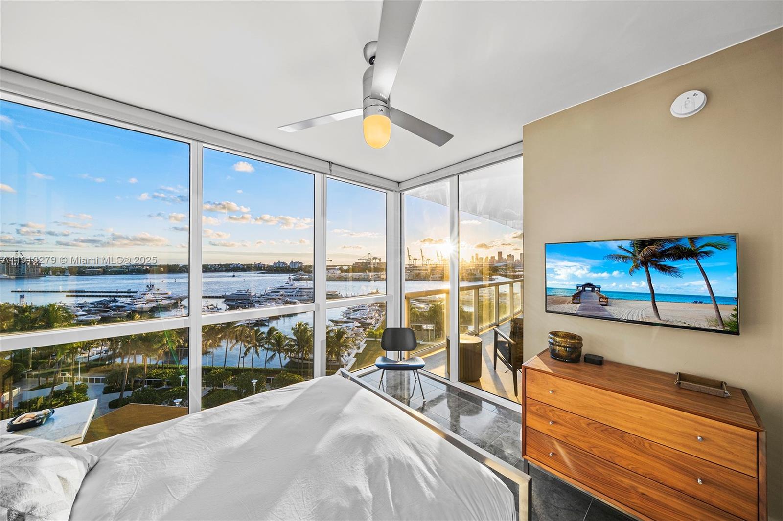 Photo of 450 Alton Rd  #805, Miami Beach, Florida, 33139 - 