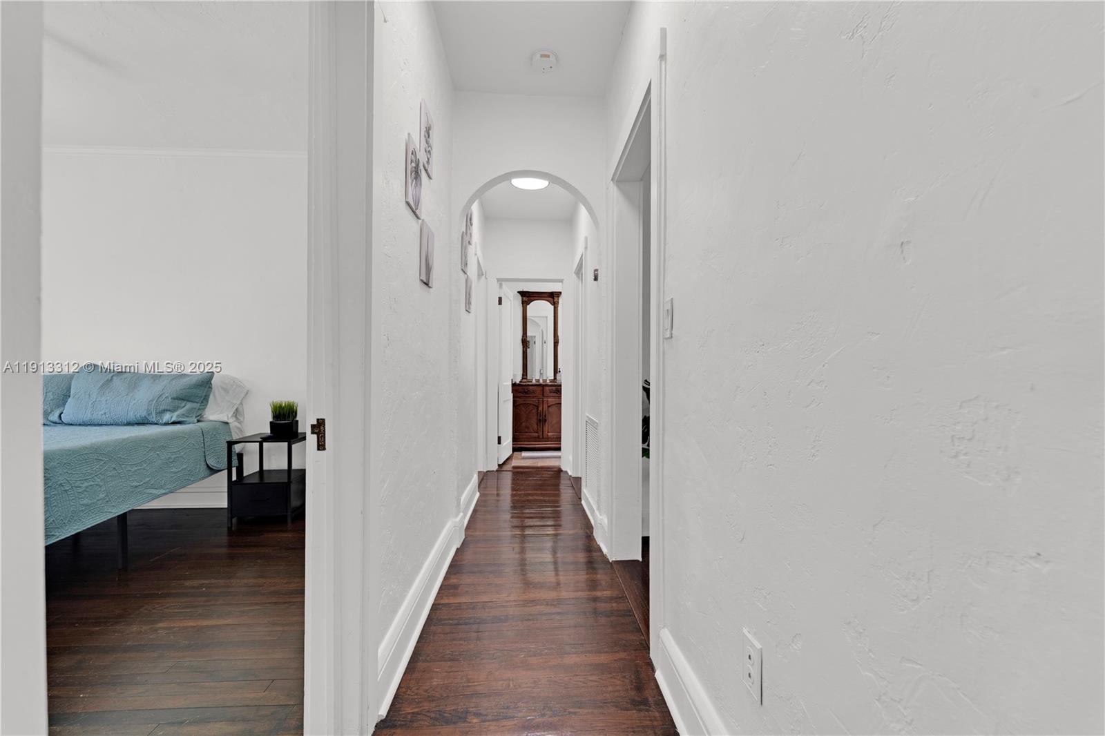 See details 436 3 / 2 1052 sq. ft. $ 2025-11-12 0 Photo