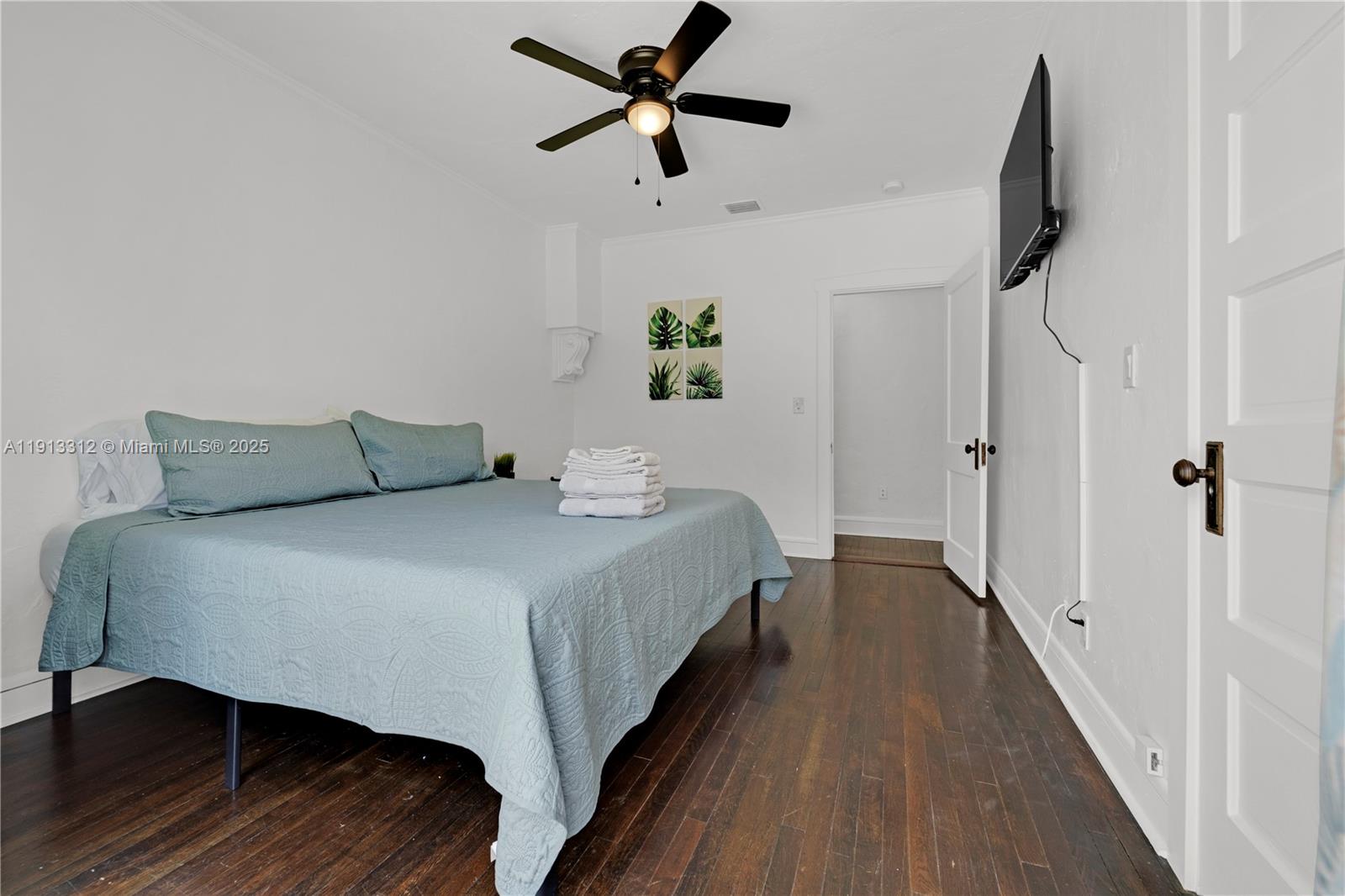 See details 436 3 / 2 1052 sq. ft. $ 2025-11-12 0 Photo