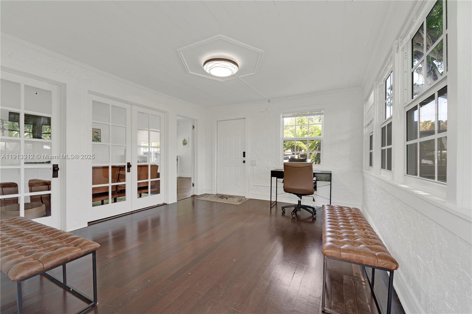 See details 436 3 / 2 1052 sq. ft. $ 2025-11-12 0 Photo