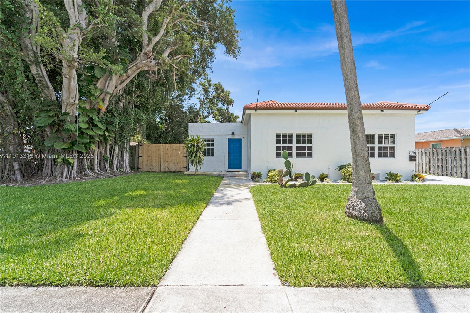 See details 436 3 / 2 1052 sq. ft. $ 2025-11-12 0 Photo