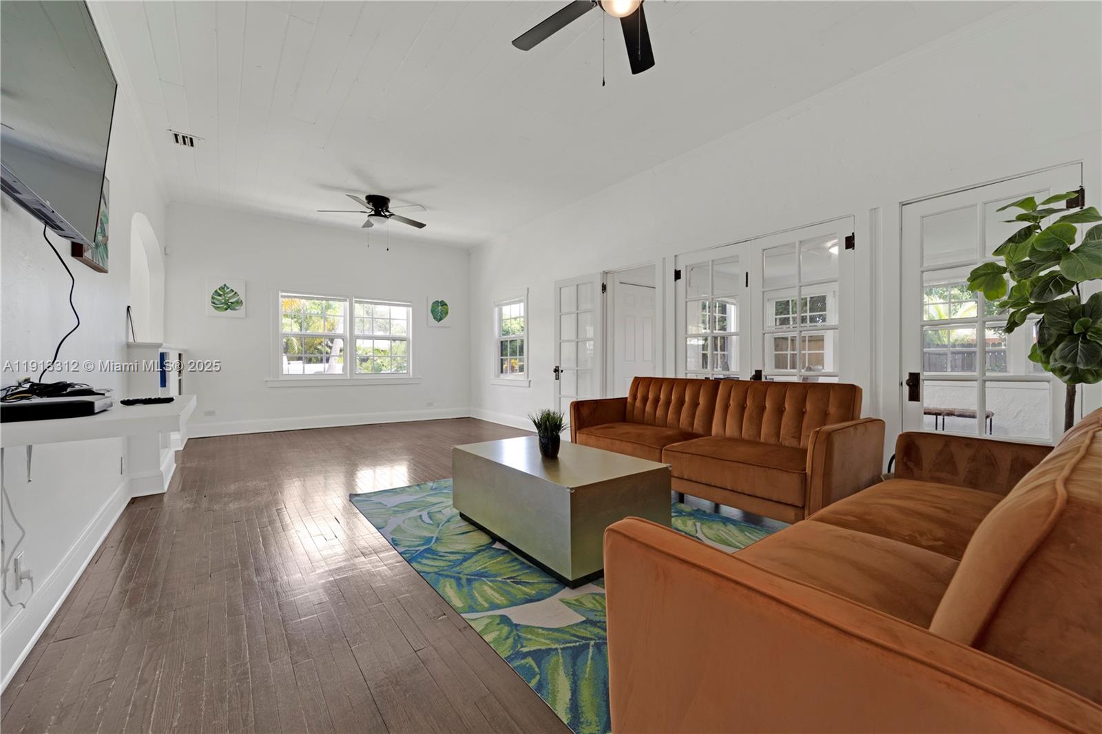 See details 436 3 / 2 1052 sq. ft. $ 2025-11-12 0 Photo