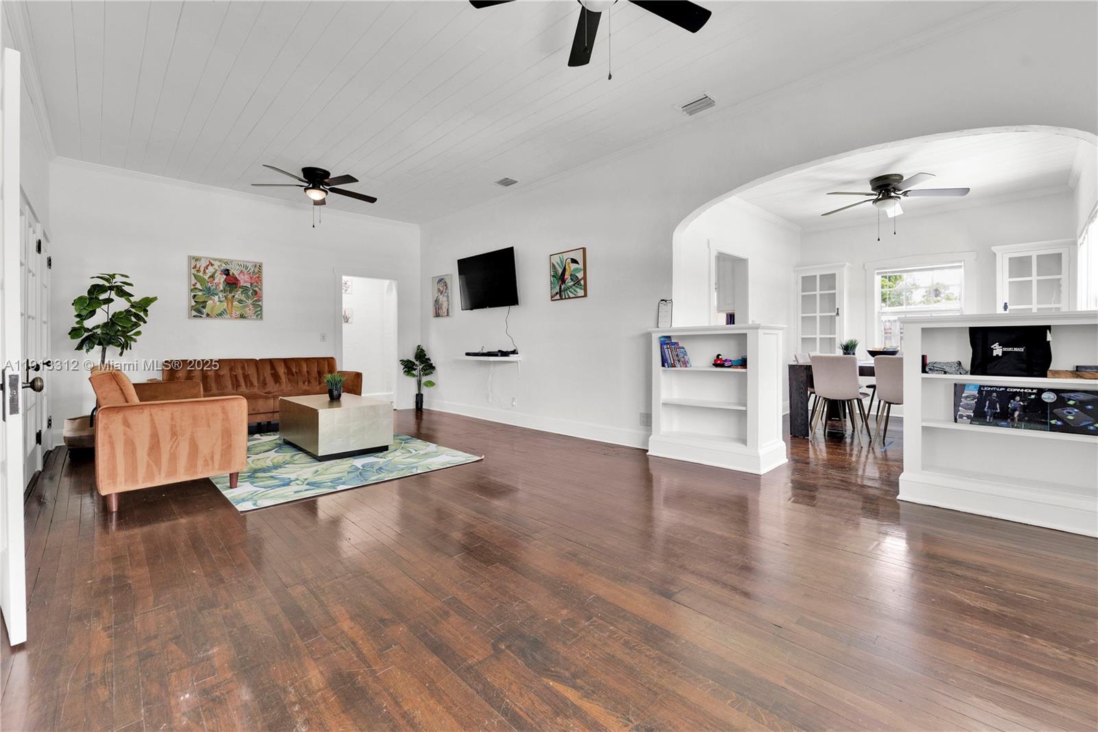 See details 436 3 / 2 1052 sq. ft. $ 2025-11-12 0 Photo