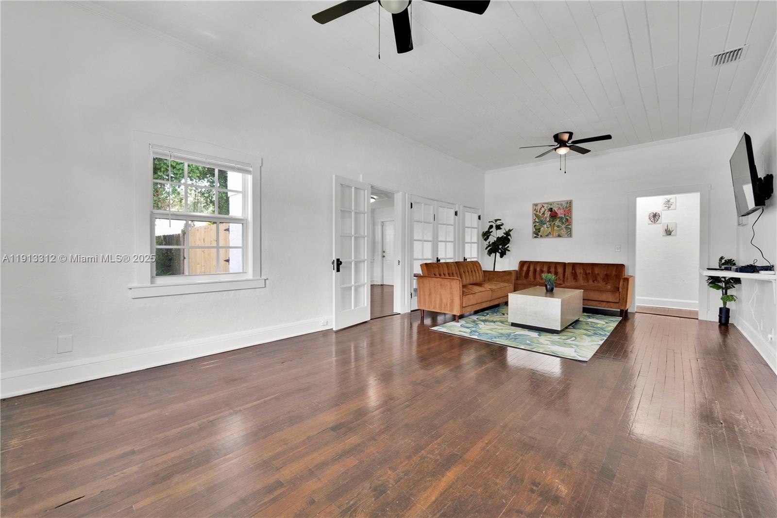 See details 436 3 / 2 1052 sq. ft. $ 2025-11-12 0 Photo