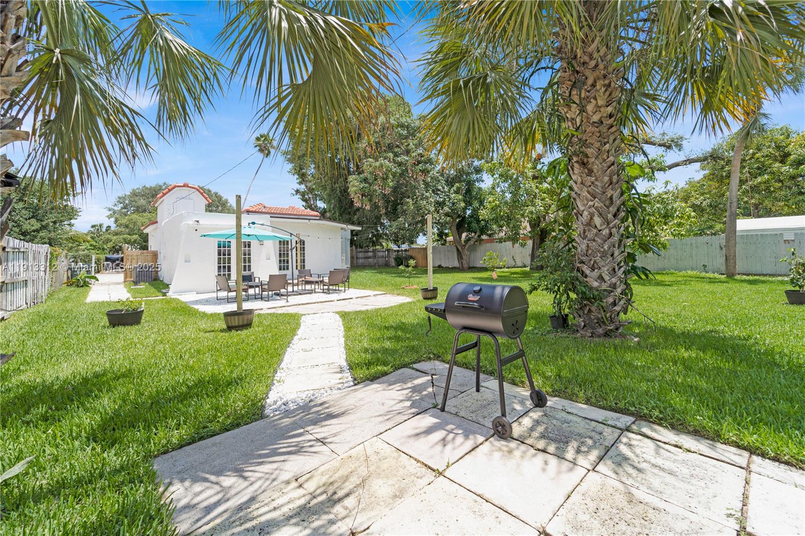 See details 436 3 / 2 1052 sq. ft. $ 2025-11-12 0 Photo