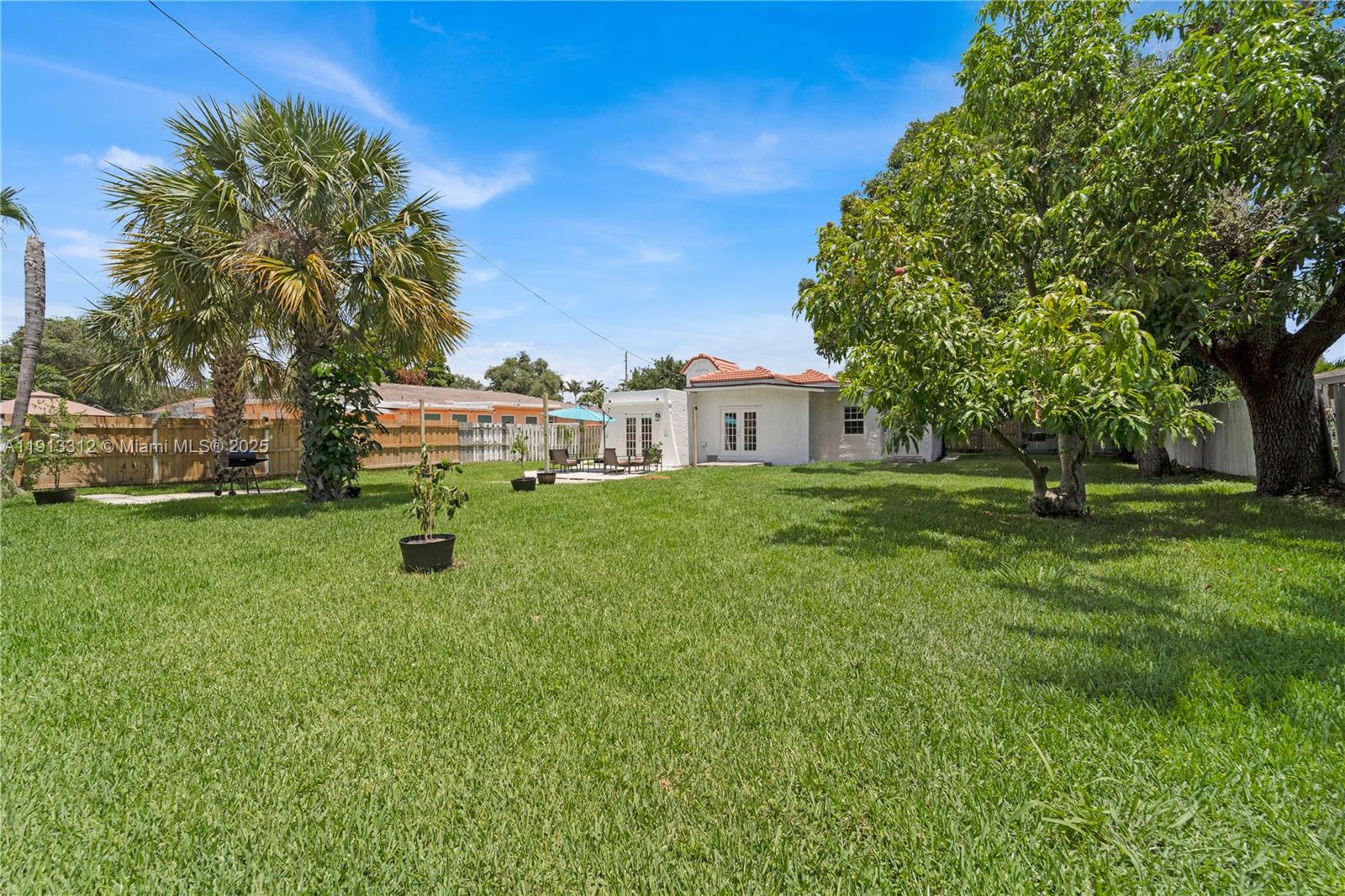 See details 436 3 / 2 1052 sq. ft. $ 2025-11-12 0 Photo