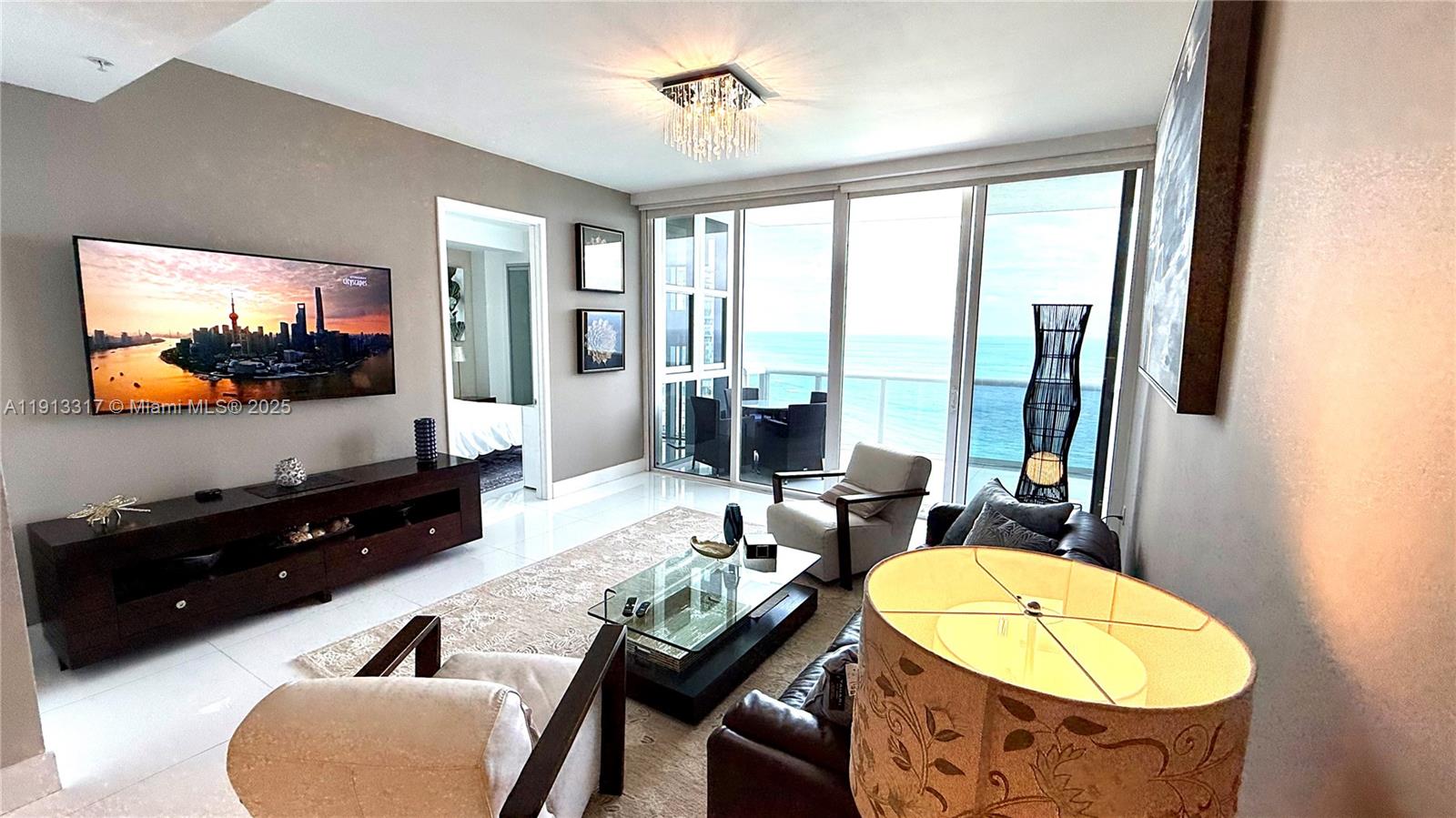 4506 2 / 3 1614 кв.футов $ 2025-11-12 0 Фото