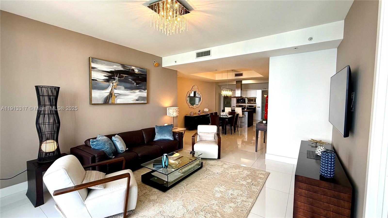 4506 2 / 3 1614 кв.футов $ 2025-11-12 0 Фото