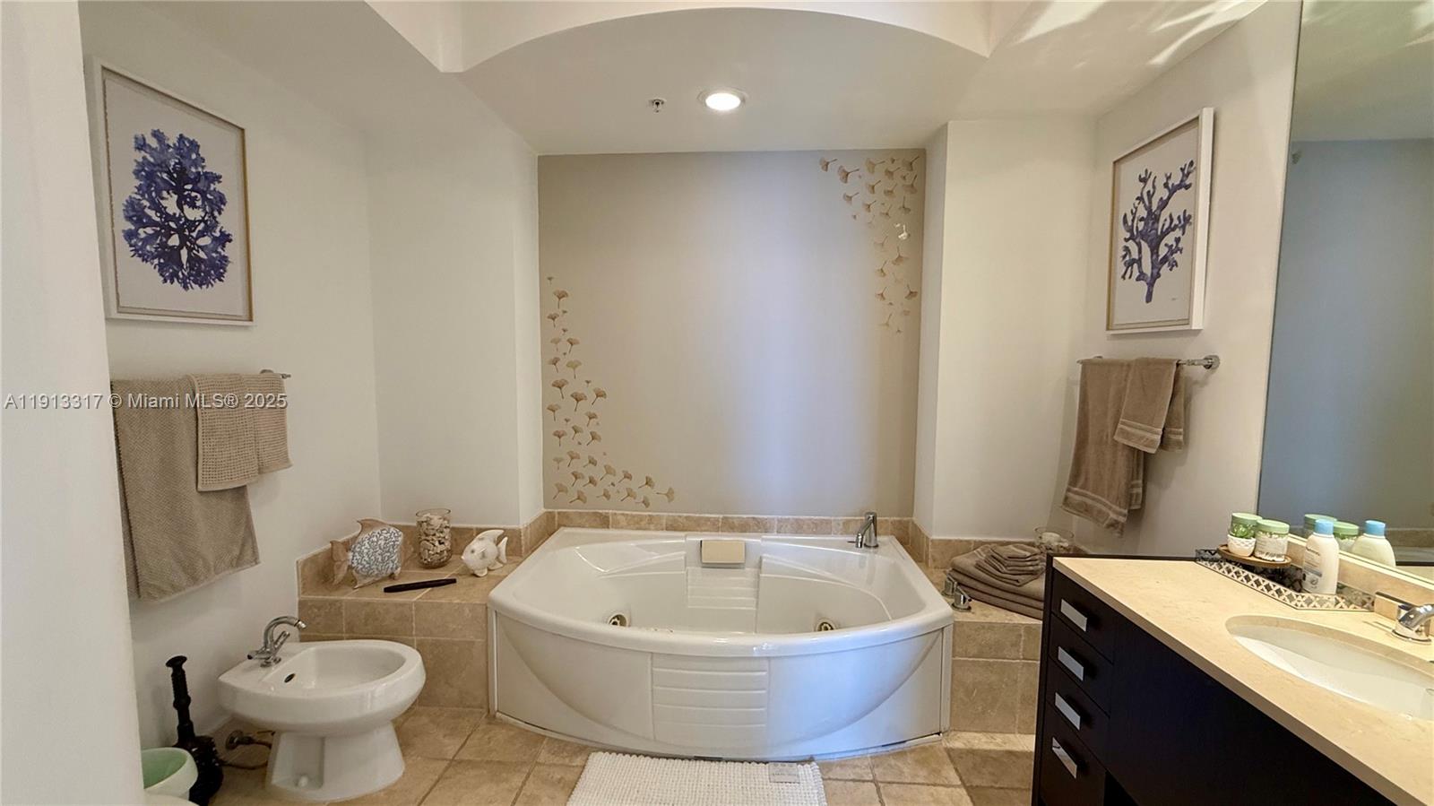 4506 2 / 3 1614 кв.футов $ 2025-11-12 0 Фото