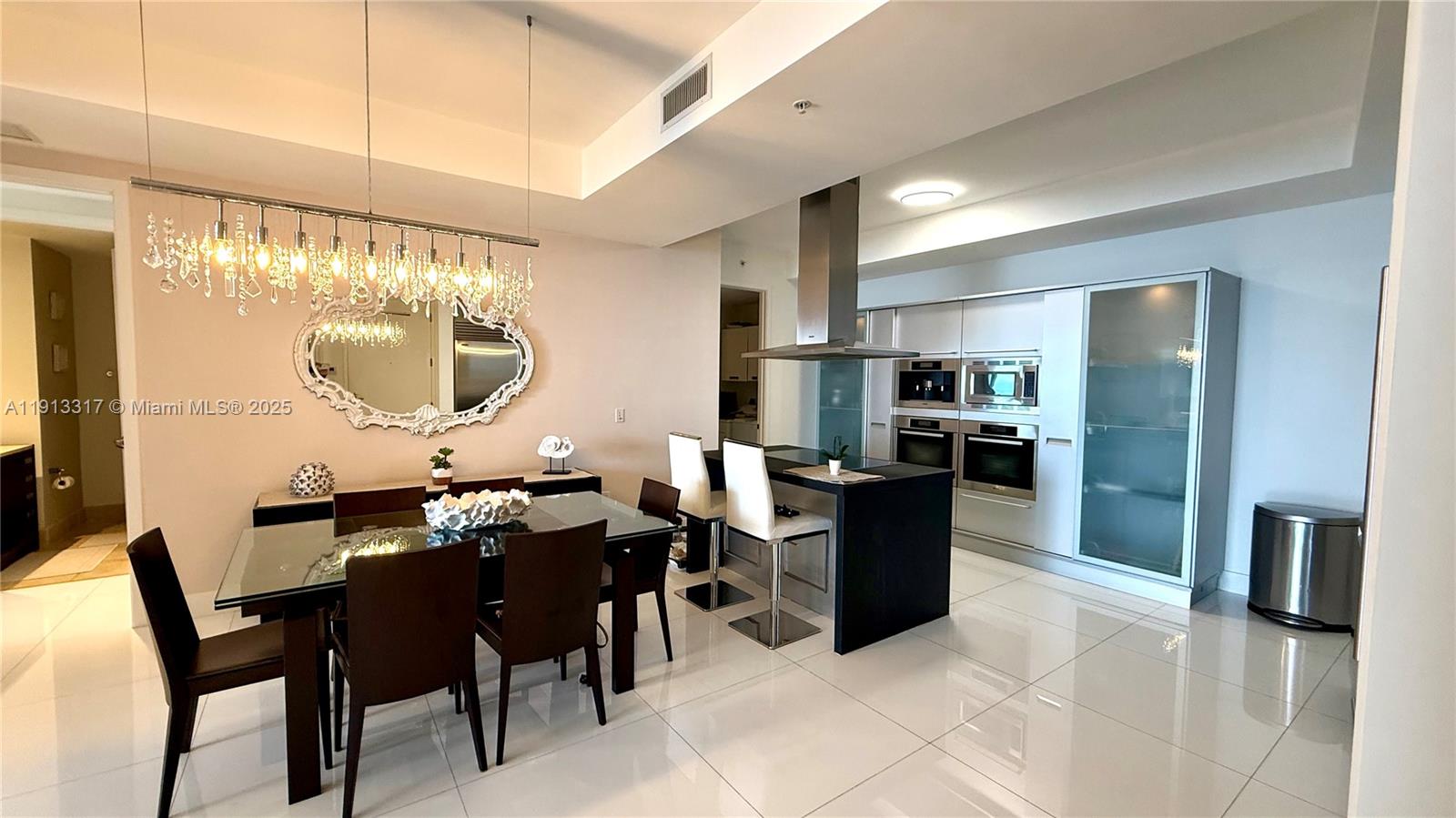 4506 2 / 3 1614 кв.футов $ 2025-11-12 0 Фото