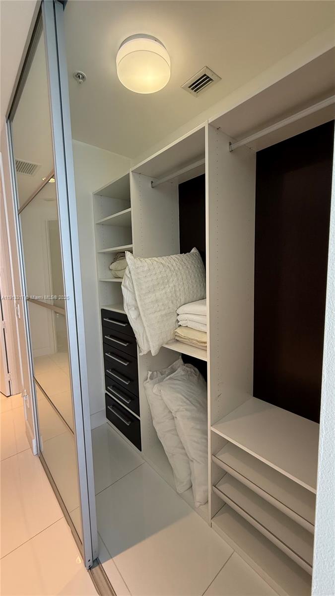 4506 2 / 3 1614 кв.футов $ 2025-11-12 0 Фото