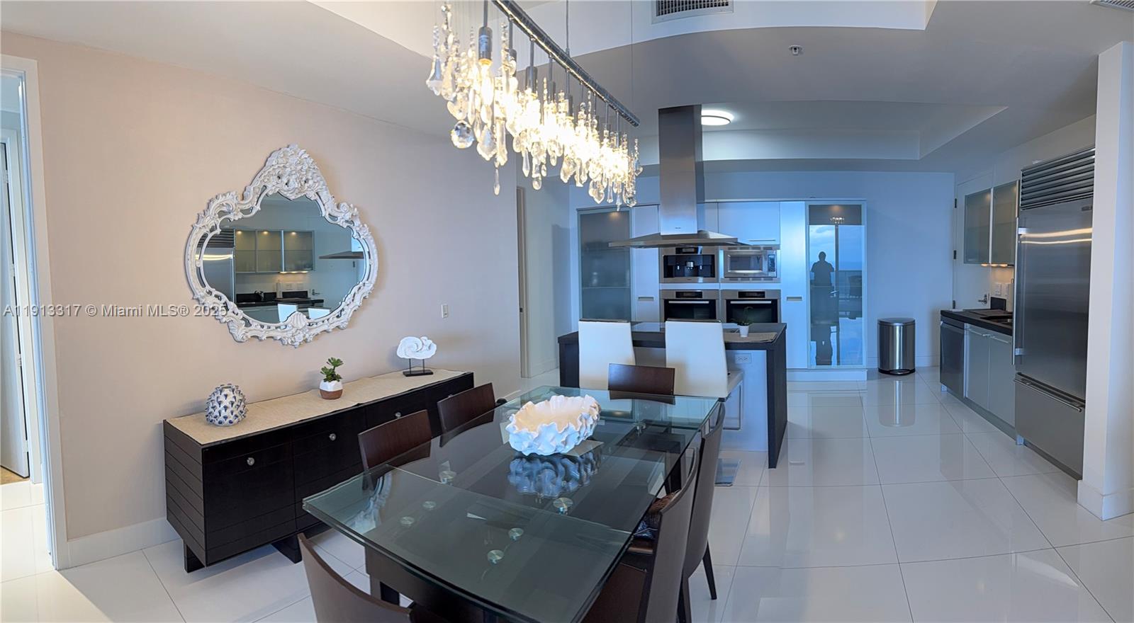 4506 2 / 3 1614 кв.футов $ 2025-11-12 0 Фото