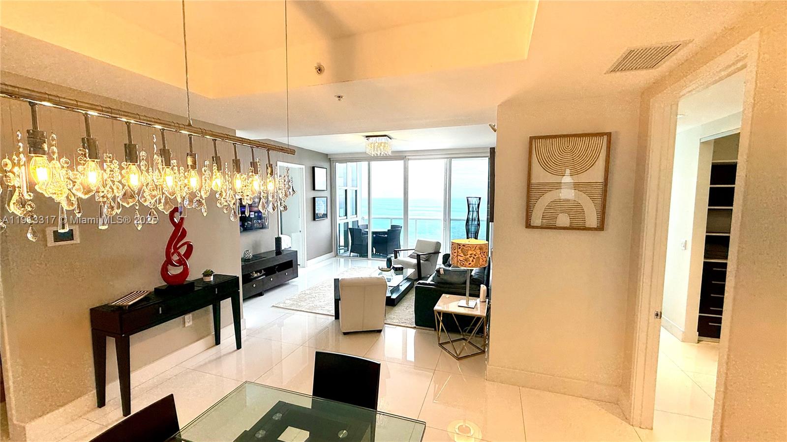 4506 2 / 3 1614 кв.футов $ 2025-11-12 0 Фото