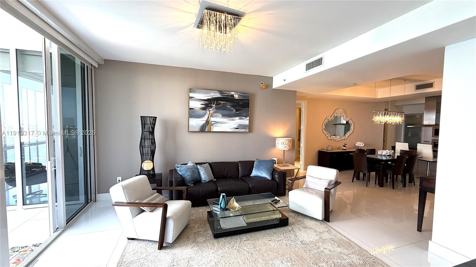 4506 2 / 3 1614 кв.футов $ 2025-11-12 0 Фото