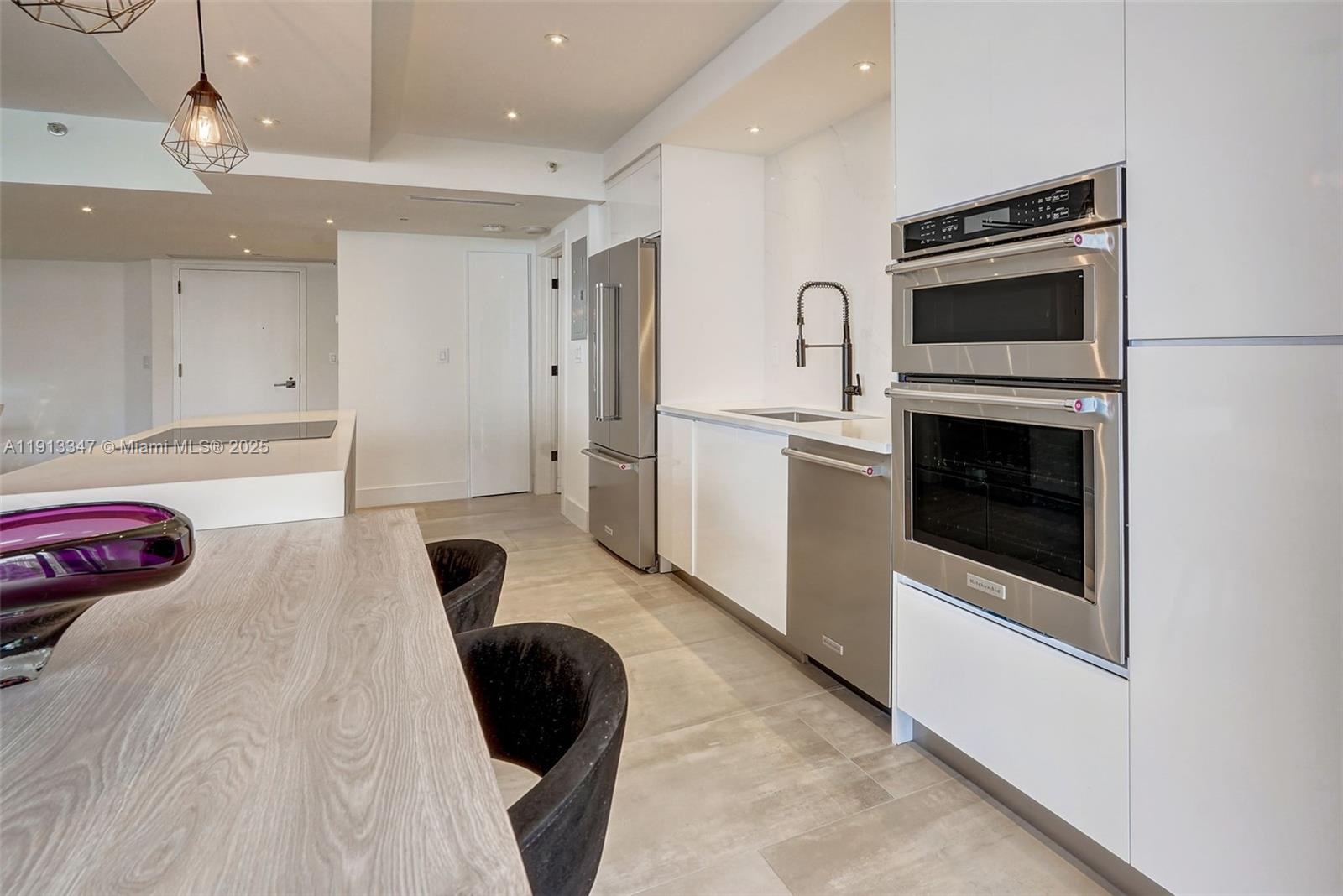 Photo of 20191 Country Club Dr  #802, Aventura, Florida, 33180 - 