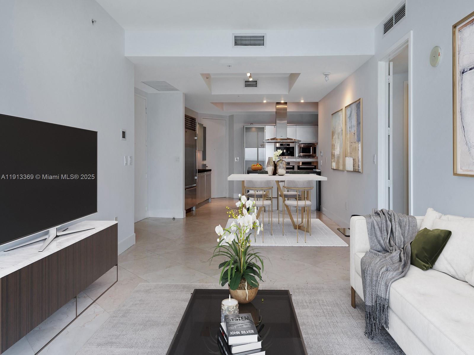 Подробнее 4008 2 / 3 1570 кв.футов $ 2025-11-13 0 Фото