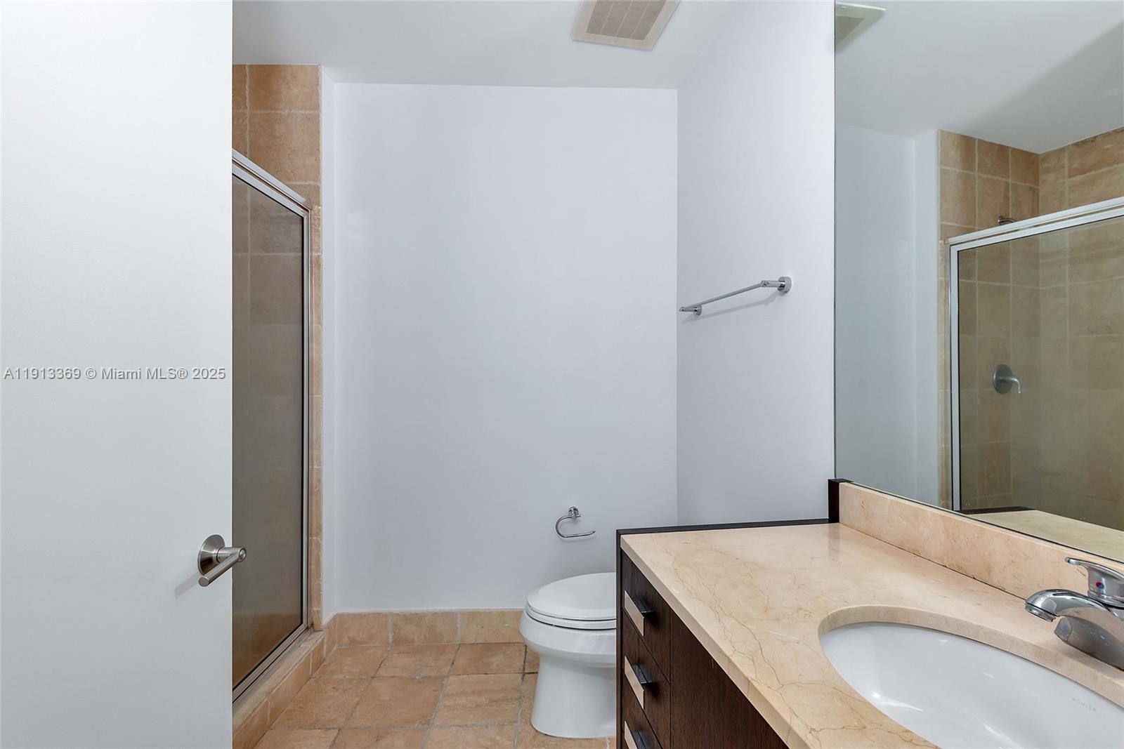 Подробнее 4008 2 / 3 1570 кв.футов $ 2025-11-13 0 Фото