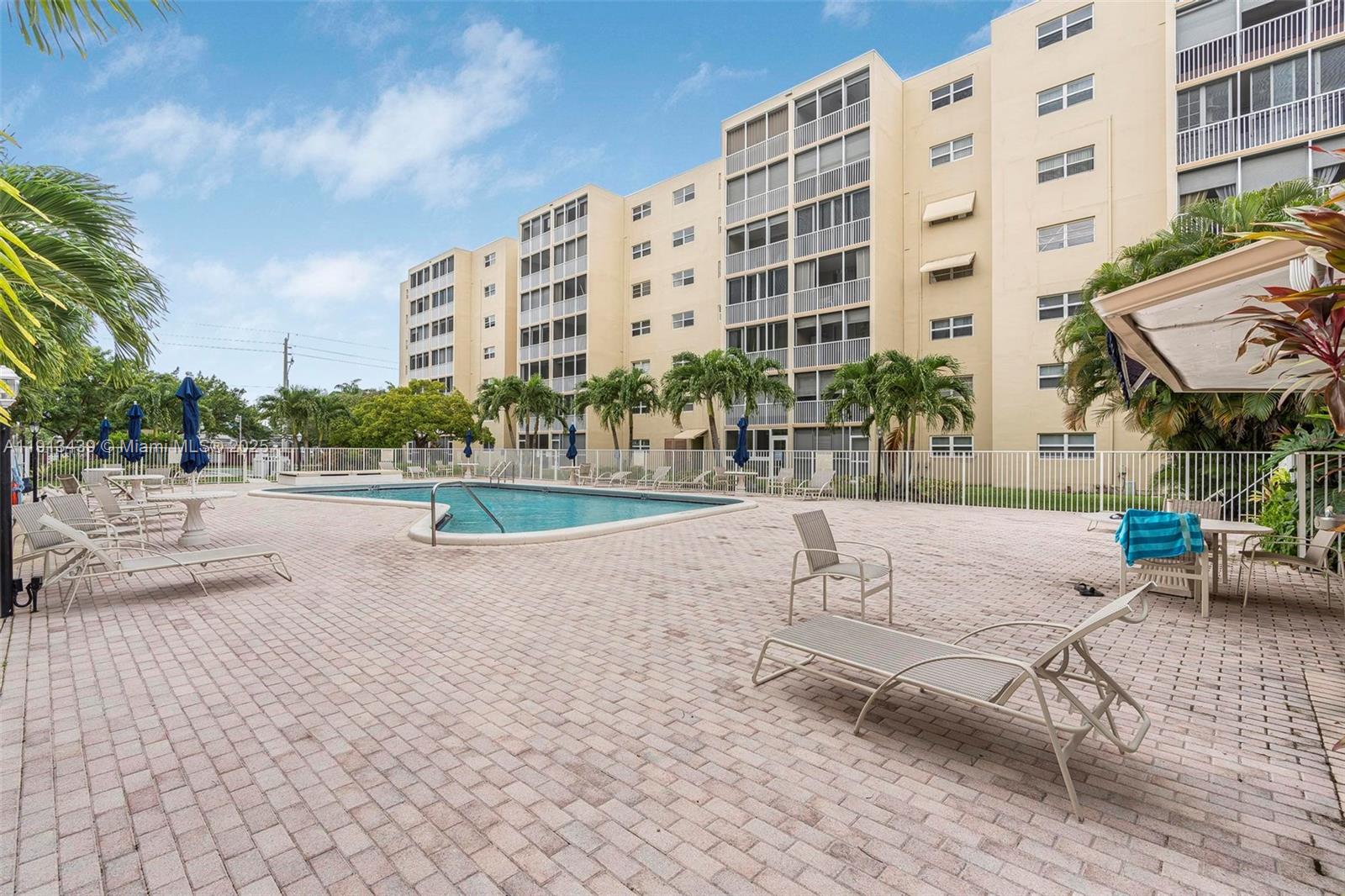 Photo of 609 14th Ave  #603, Hallandale Beach, Florida, 33009 - 