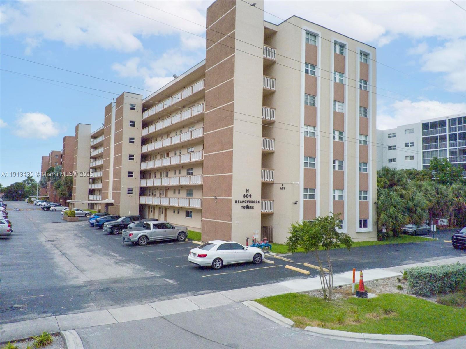 Photo of 609 14th Ave  #603, Hallandale Beach, Florida, 33009 - 